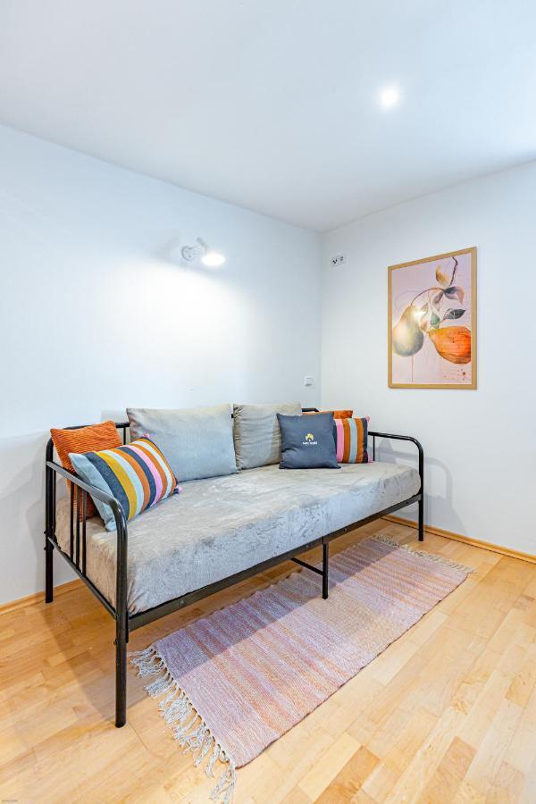 Auszeit In Der Altstadt Apartment ลันด์สแบร์กอัมเลคช์ ภายนอก รูปภาพ