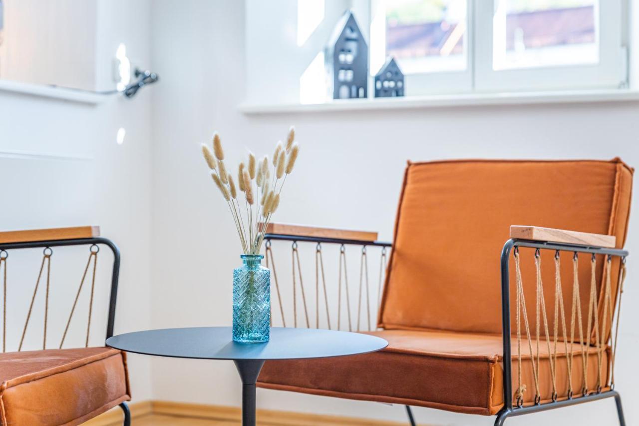 Auszeit In Der Altstadt Apartment ลันด์สแบร์กอัมเลคช์ ภายนอก รูปภาพ