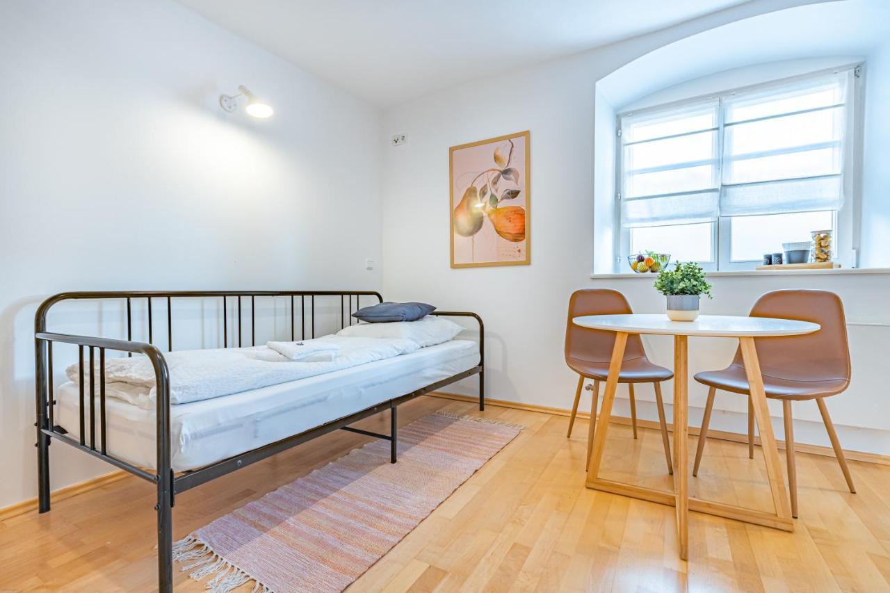 Auszeit In Der Altstadt Apartment ลันด์สแบร์กอัมเลคช์ ภายนอก รูปภาพ